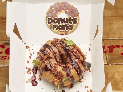 LA-CAVA-Donuts-mano LA-CAVA-Donuts-mano
